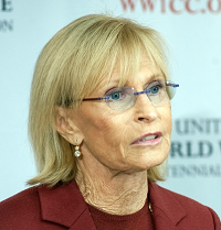 Sandra_Sinclair_Pershing_200