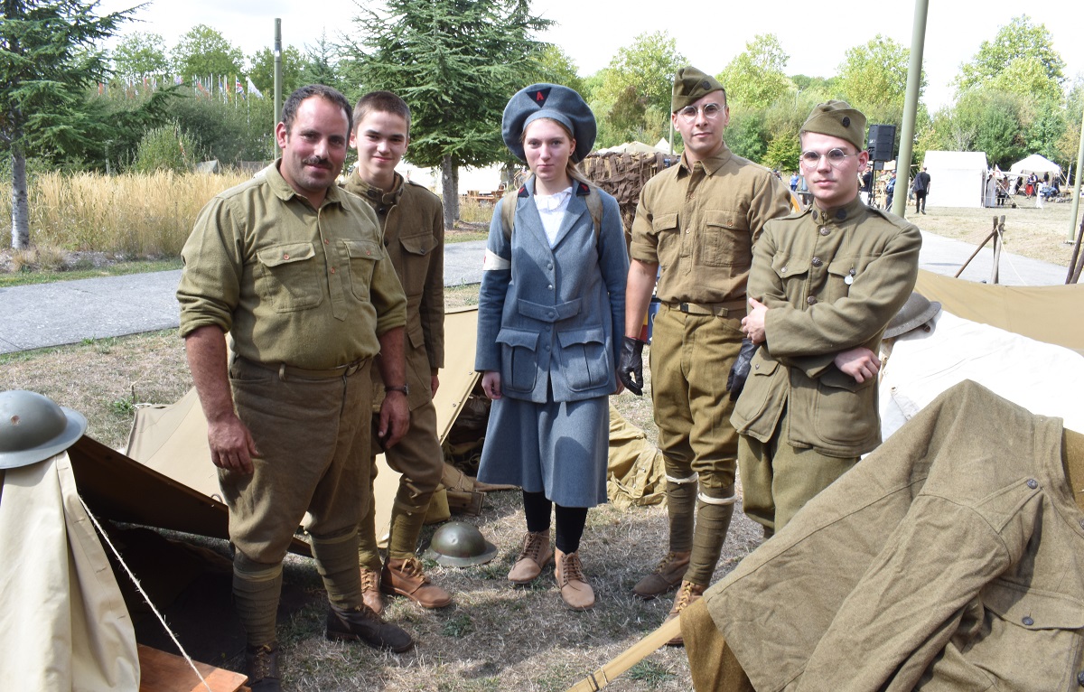 American-WWI-Reenactors-camped-in-front-of-the-museum-in-Meaux