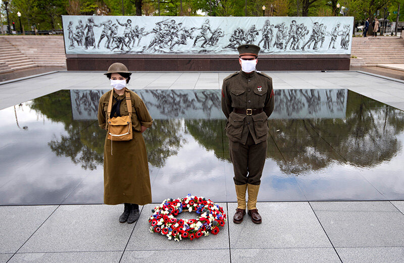 Two interpreters at the WWI memorial